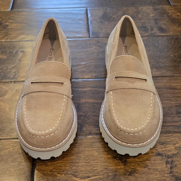 NWT Pierre Dumas Mora Loafers in Taupe Size 6 - Picture 3 of 8